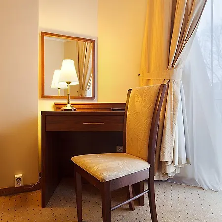 Papuga Park Wellness Marrakesz & Hotel