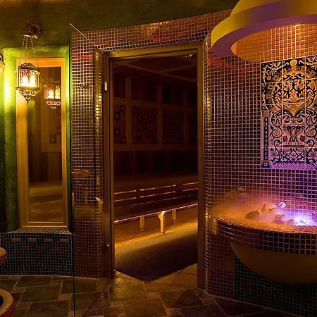 Hotel Papuga Park Wellness Marrakesz & 4*
